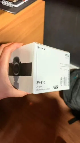 Sony ZVE 10 + Lente do kit (Nunca usada) 