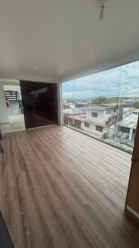 Alugo Sala Comercial / Pq.10/ R$1.300,00
