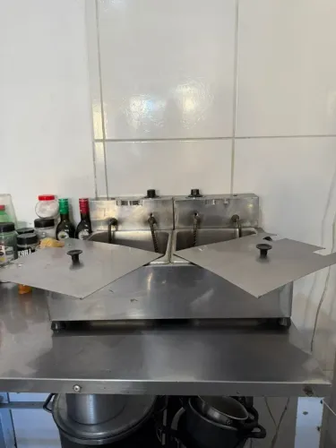 Fritadeira Industrial Inox Dupla - 2 Cubas com Tampa (PREÇO NEGOCIÁVEL)