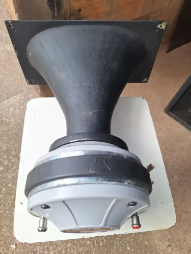 Driver ti ovesound.  Corneta de trio. 