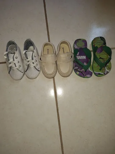 Sapato e sandália pra criança