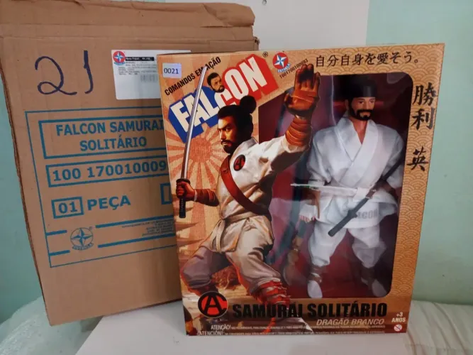 Boneco Falcon Samurai Solitário