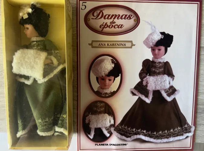 Boneca de porcelana Damas da Época