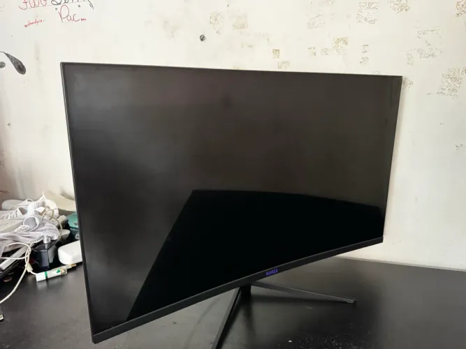 Monitor 180hz 32 polegadas Curvo VÁ