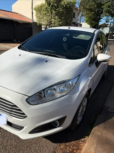 Ford Fiesta 1.6 16V Flex Aut. 5P 2014