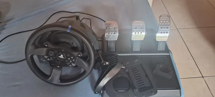 T300RS THRUSTMASTER 