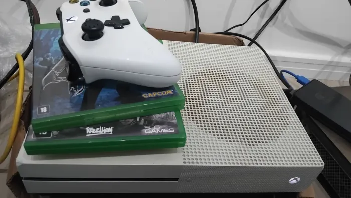 Xbox One S 4k Completo// Aceito PS4 e PS3 com Volta