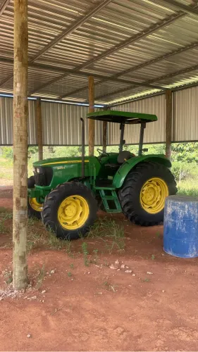 Trator Jonh Deere 5075