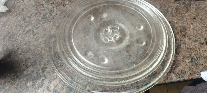 Vendo prato para microondas 100 rés os três 