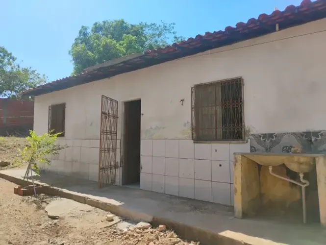 Aluga-se Casa na Rua Teresa Cristina, São Pedro