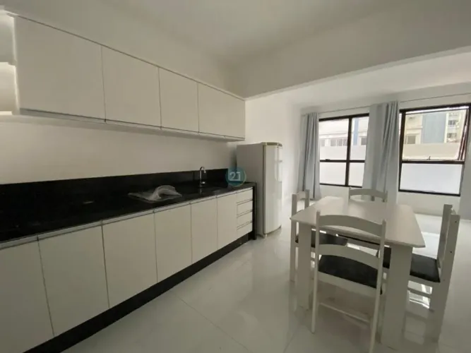 Apartamento semi mobiliado para locação , Com 01 quarto, 2 salas, 01 banheiro e 49,00 m2 d