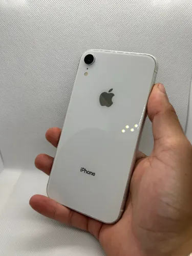 iPhone XR (64GB)