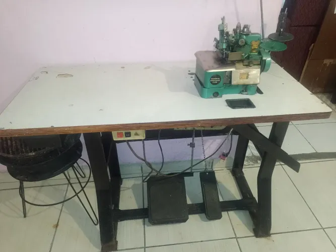 Máquina de custura