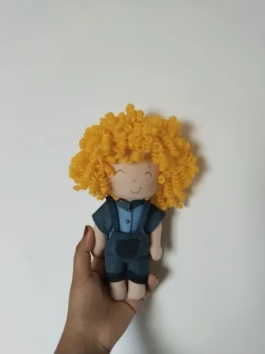 Boneco de feltro 