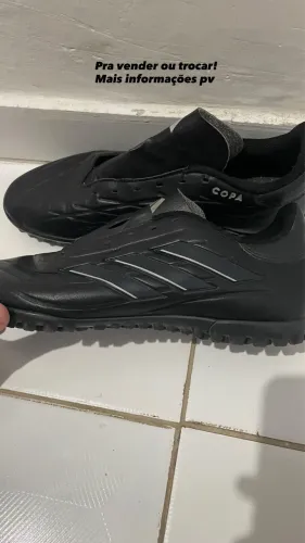 Chuteira society adidas Copa pure Club.