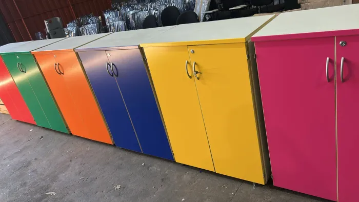 Armario Semi-novo em MDF 2 portas com fechadura