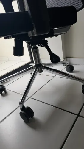Cadeira ergonômica DT3 Office Maya com apoio de cabeça