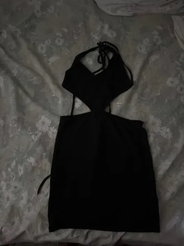 Vestido preto curto