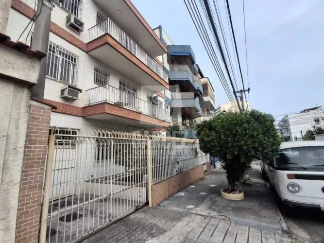 Apartamento : Padrão / Residencial / Irajá