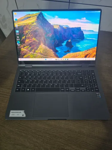 Notebook Samsung Galaxy Book 3 360 i7 13th 16gb 512ssd, com marcas de uso na carcaça. 