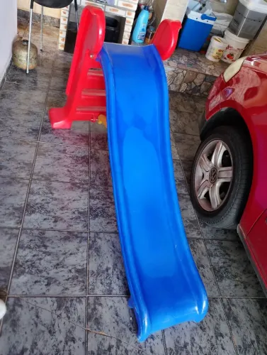 Escorregador infantil