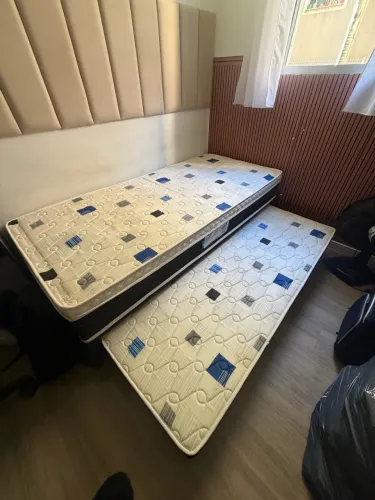 cama de solteiro com auxiliar novíssima