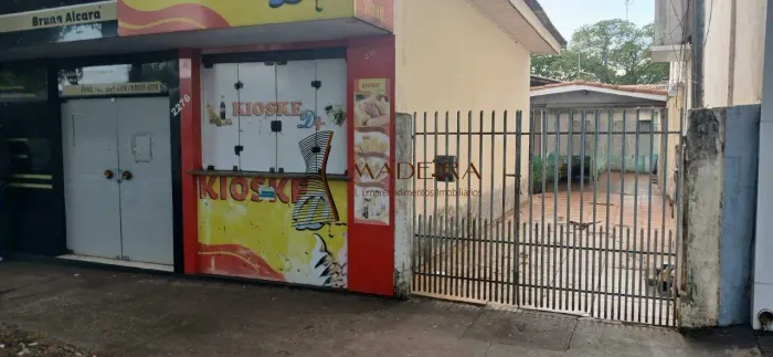 Vende-se salão comercial com casa na Avenida Pedro táxi - Maringá