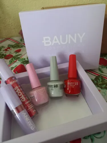 Kit Bauny - oss, batom, esmaltes