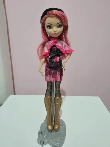 Ever After High - Cupido Through the Woods (Incompleta) RESERVADA ATÉ 07/07