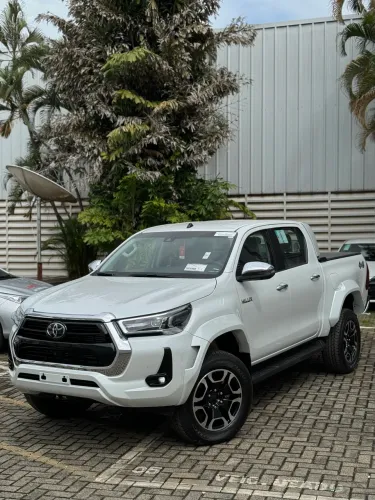 Toyota Hilux CD SRX Plus 4X4 2.8 TDI Die. Aut. 2026