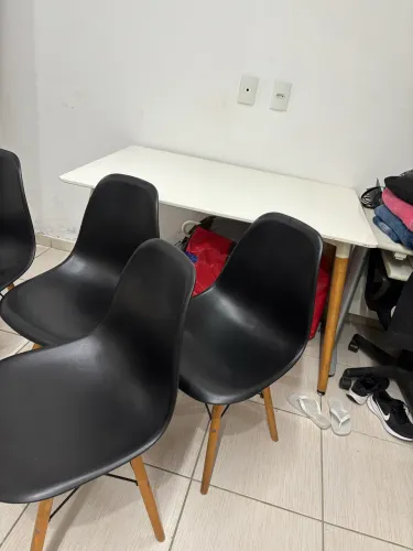 Mesa com 4 cadeiras