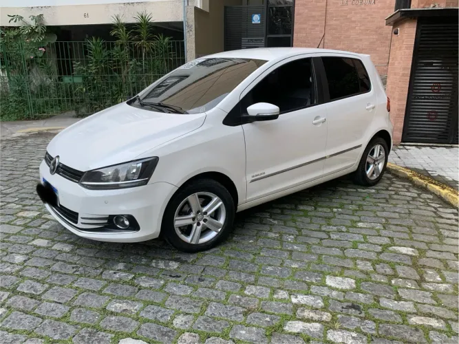 Volkswagen Fox Highline 1.6 Flex 16V 5P 2015