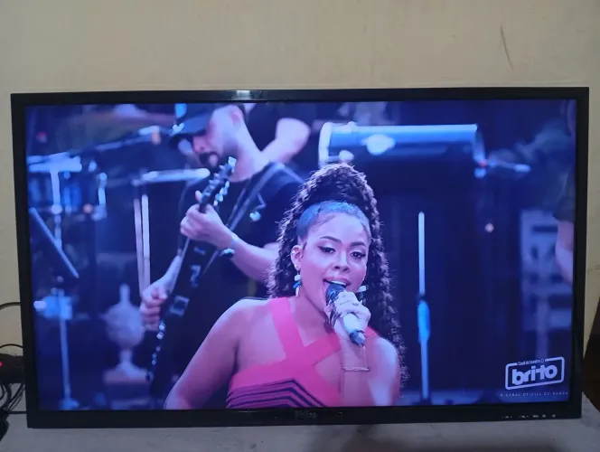 TV PHILCO 39" LED