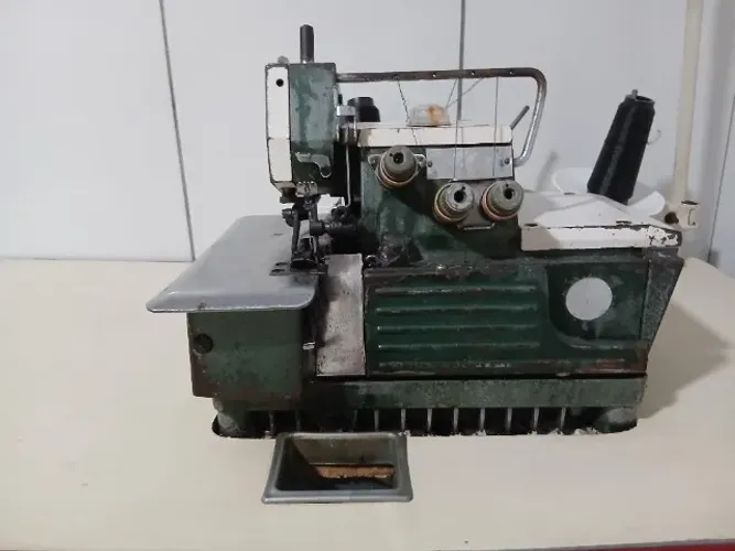 Maquina overloque