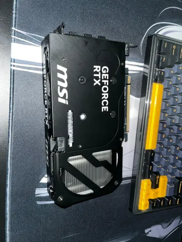 Placa de video 5060 ti 16gb