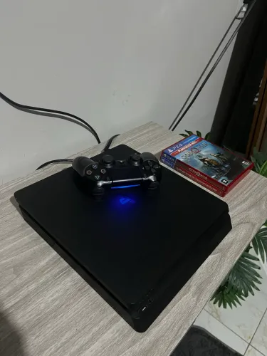 Ps4 slim 1TB 18 jogos e 1 controle