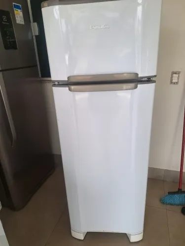Geladeira 220 volts funcionando perfeitamente