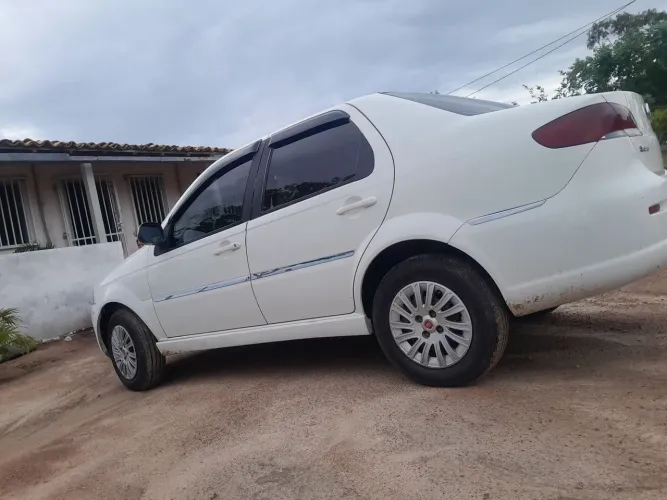 Fiat Siena Tetrafuel 1.4 MPI Fire Flex 8V 4P 2011