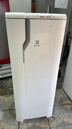 GELADEIRA ELECTROLUX RE31