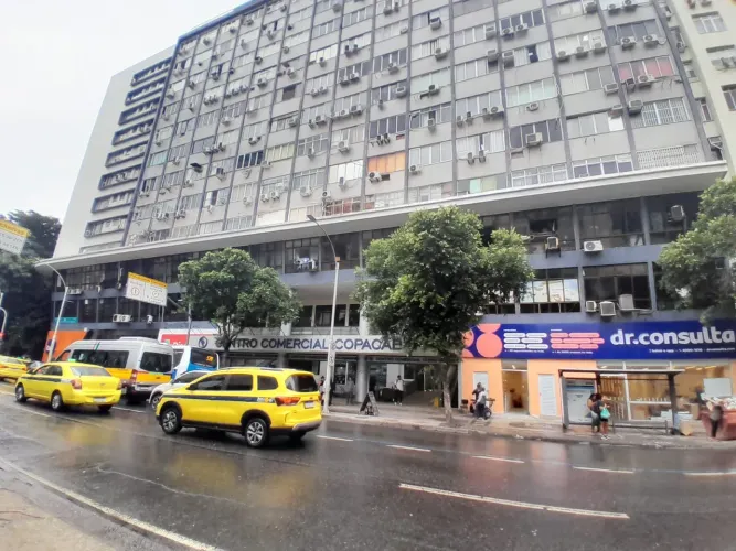 Aluga-se sala comercial em CopacabanaAluga-se sala comercial em Copacabana