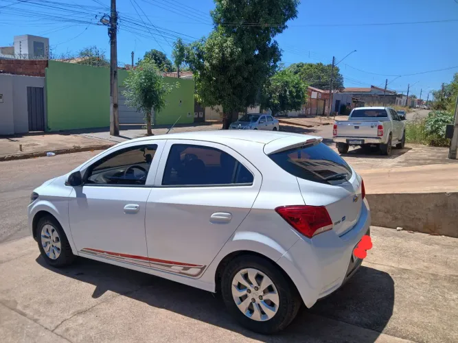 Chevrolet Onix Hatch LT 1.0 8V Flex Mec. 4P 2018