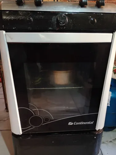 Fogão elétrico funcionando perfeitamente ,ótimo forno .