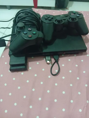 Vendo ps2 com dois controles e 6 jogos via pendrive e cabo HDMI