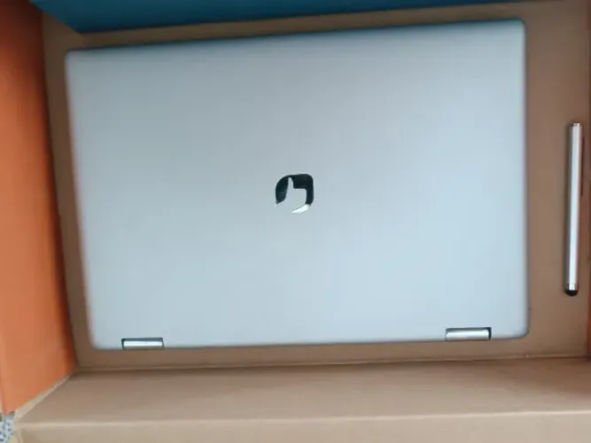 Notebook/tablete 2 em 1... novinho.