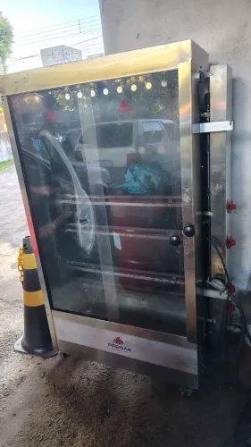 Máquina de assar frango