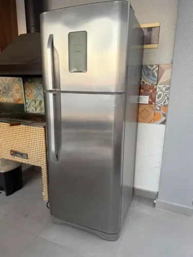 Geladeira Electrolux TF51X Frost Free