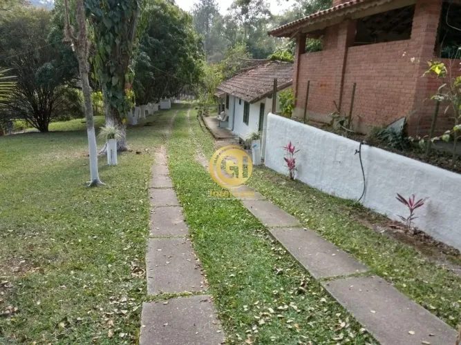 ALUGA-SE CHACARÁ JAMBEIRO CANAÁ 4 DORMITÓRIOS