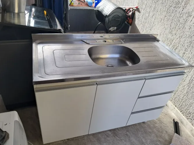 Pia de cozinha com cuba em mdf