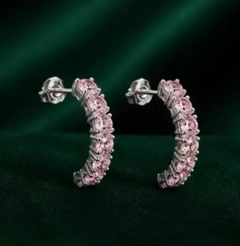 Brinco Feminino Meia Argola Cravejada Rosa Bebê