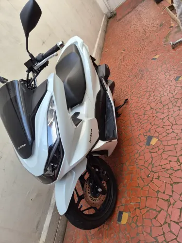 PCX - 2023 2023 MOTO EM OTIMO ESTADO DE CONSERVAÇÃO